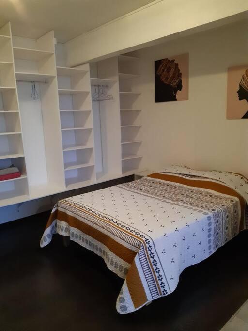 Grand Studio Climatise Avec Haut Debit Et Tv Tnt Fort-de-France Buitenkant foto