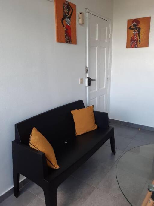 Grand Studio Climatise Avec Haut Debit Et Tv Tnt Fort-de-France Buitenkant foto